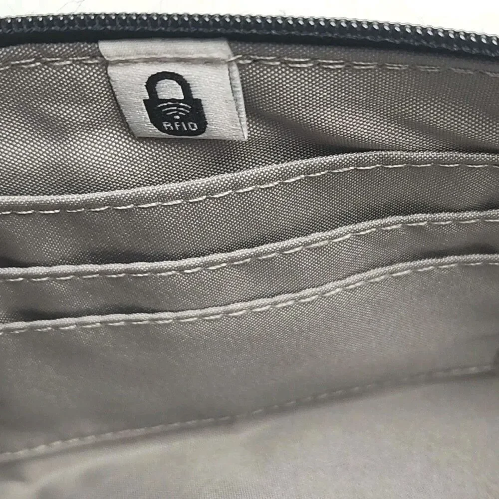 Baggallini Wristlet Wallet Card Slots RFID Nylon Black Flat Zip Small 7.5